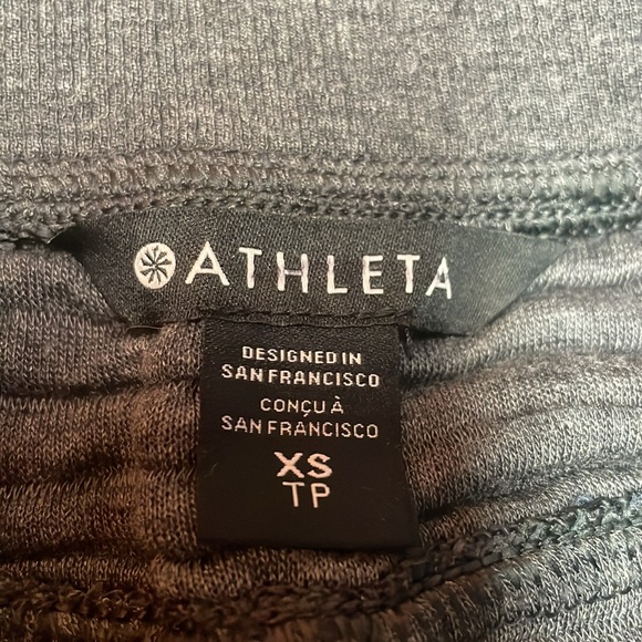 Athleta Women’s
Textured Cropped Pull-On
SweatPant Gray High Rise Size XS/TP. - Picture 4 of 11
